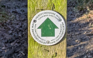 hertfordshire way waymark, clockwise direction